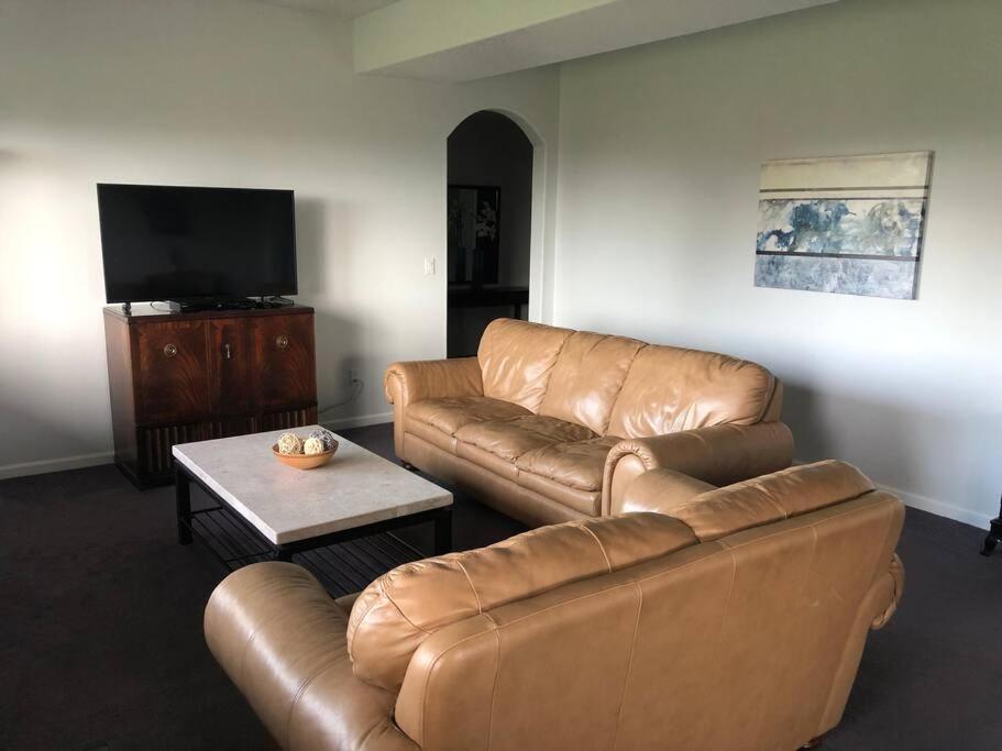 2 Bedroom Suite: Views, Private Entrance, Evchgr Amity Exterior foto